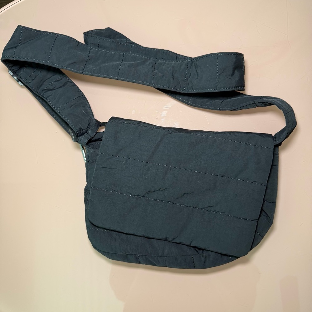 H&M Quilted Puffer Crossbody Bag in Black